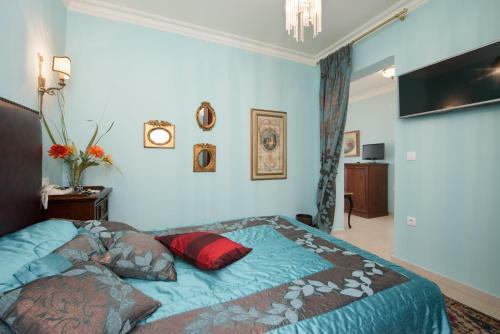 Enavlion Hotel