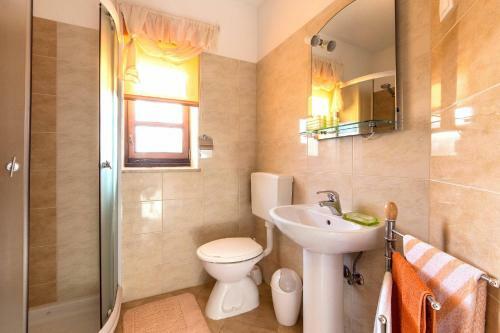 Holiday Home Prenc (Pzn212)