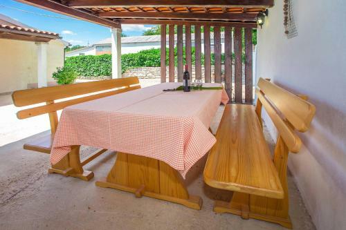 Holiday Home Prenc (Pzn212)