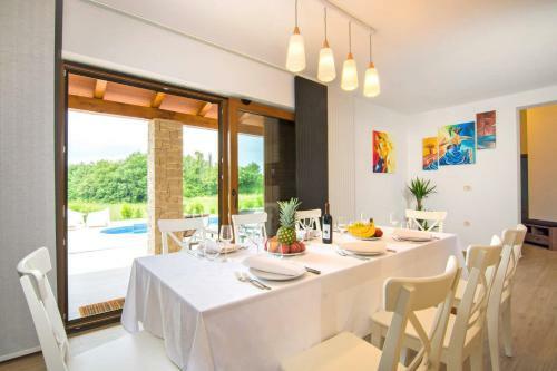 Holiday Home Jadran (lbn310)