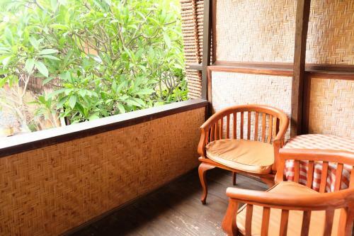 Hotel Kerti Beach Bungalow And Restaurant