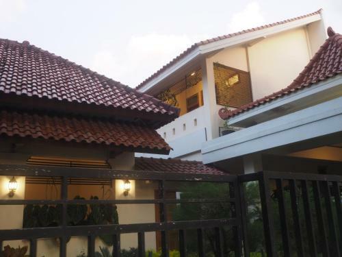 Hostal Reddoorz @ Letjend S. Parman Pacitan