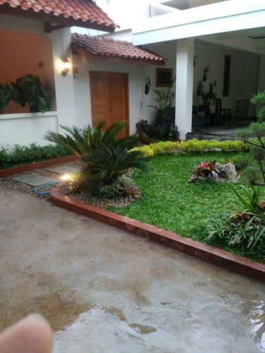 Hostal Reddoorz @ Letjend S. Parman Pacitan