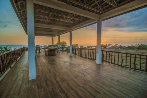 Hostal The Anara Surfing Camp