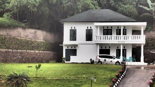 Villa Griya Wira Karya