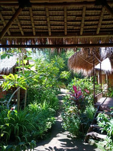 Hostal Shibui Garden Bungalows And Restaurant