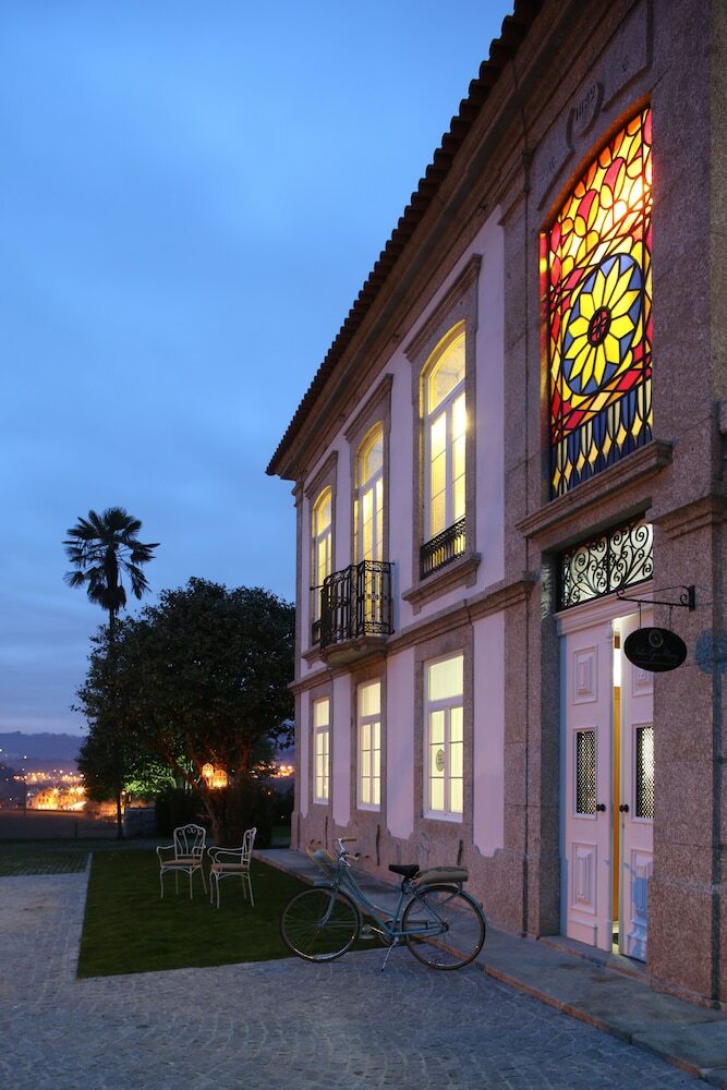 Hostal Solar Egas Moniz-charming House & Local Experiences