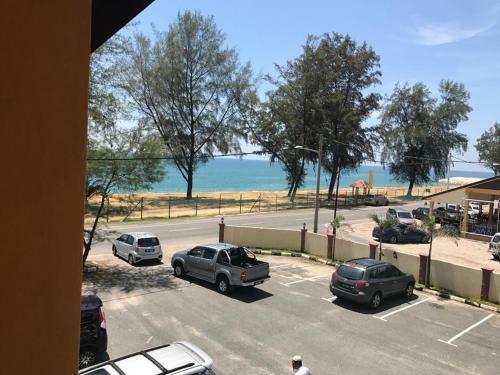Posada Teluk Lipat Seaview Inn