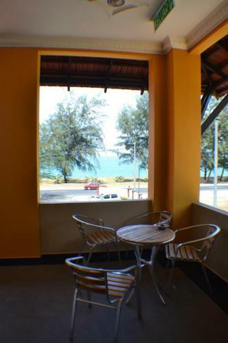 Posada Teluk Lipat Seaview Inn
