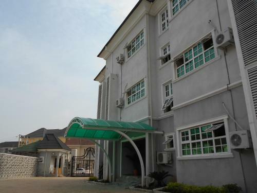 Kifina Emerald Hotel