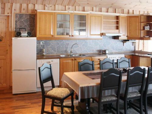 Four-bedroom Holiday Home In Bjelland