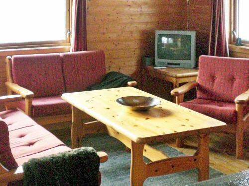 Three-bedroom Holiday Home In Nordfjordeid 2
