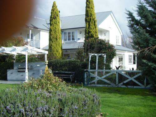 Country Lane Homestay B&B