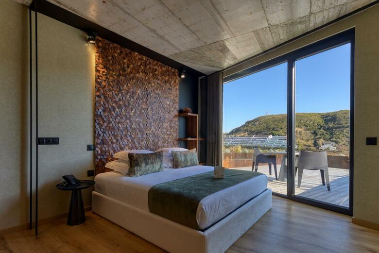 Hostal West Beach Hostel