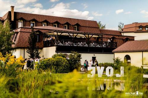 Hotel Rozdro?e Niebor�w