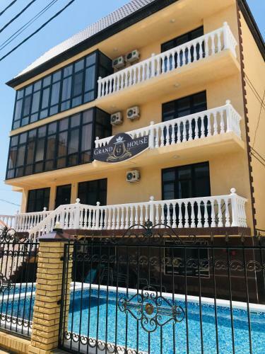 Hostal Guest House Grand House