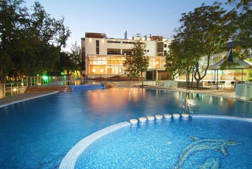 Primorie Grand Resort Hotel