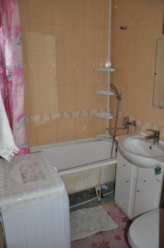 Apartamento Kvartira Na Makarova