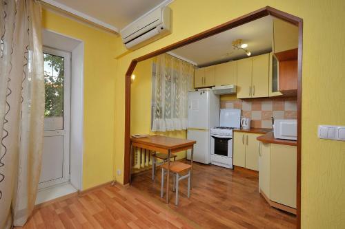 Omsk Sutki Apartments On Maslennikova 26
