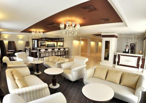 Hotel Dvor Podznoeva Glavniy Korpus