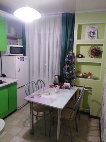 Apartment Near Lopatinsky Garden, Center