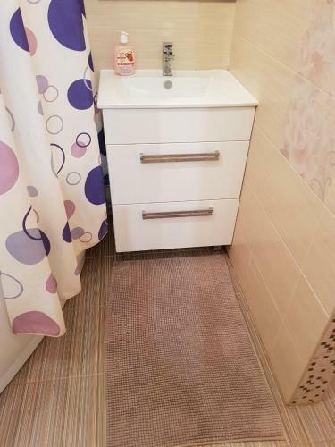 Apartment On Nahimova 40