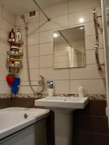 Apartment On Svyazi 8