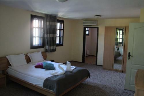 Hotel Holiday Village Kedar
