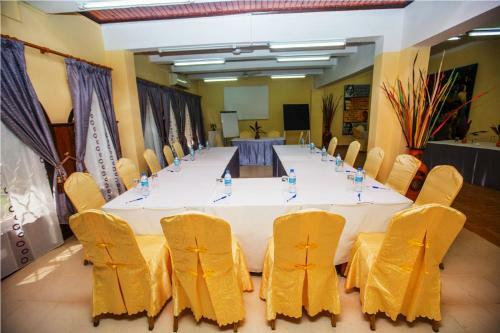 Hotel Jangwani Sea Breeze Resort