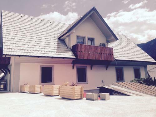B&B Rot