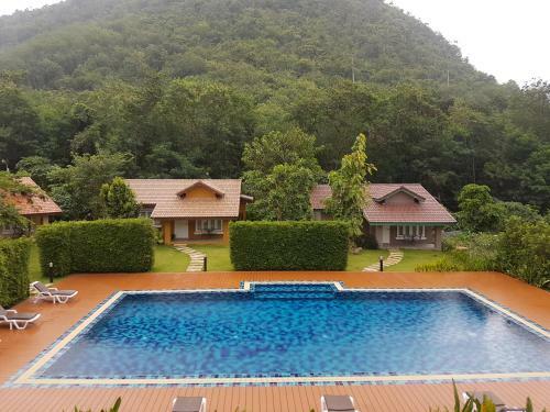 Hotel Palazzo Pavone Gallery & Resort