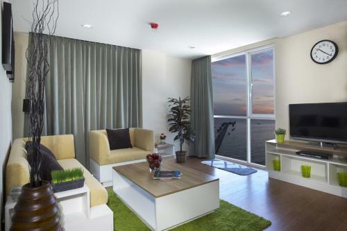 Aparthotel Bbg Seaside Luxurious Service Apartment