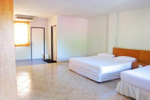 Hotel Sichang Shine Khao Resort