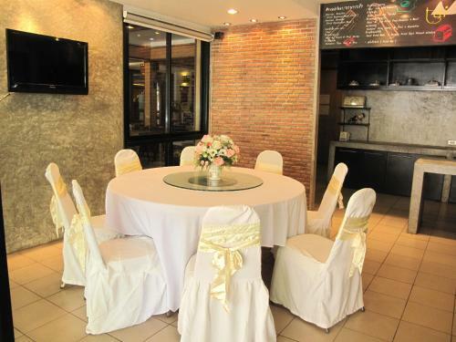 Dusit Hotel