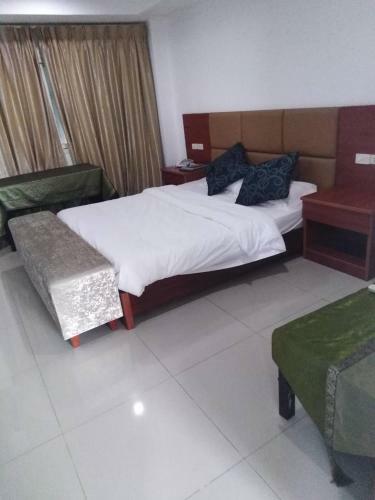 Hostal Z.h.p Hotel