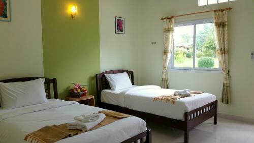 Hotel Tanaosri & Creekside Resort