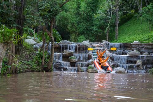 Hotel Phukaew & Adventure Park Resort