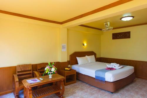 Hotel Haad Yao Bayview Resort & Spa