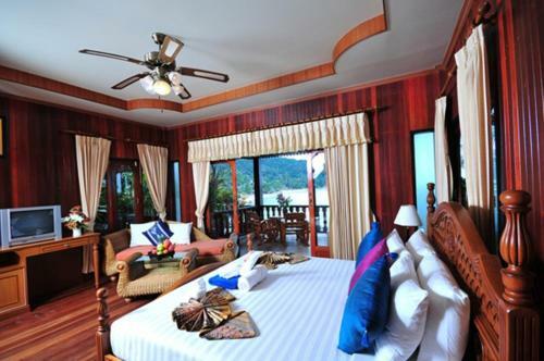 Hotel Haad Yao Bayview Resort & Spa