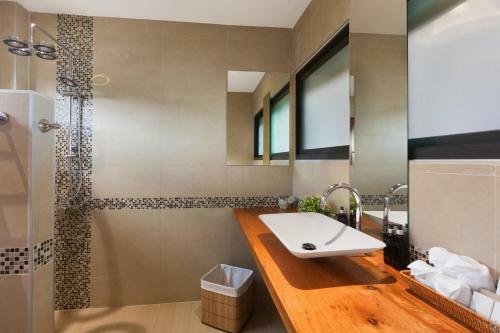 Paradis Blanc - Koh Phangan Luxury Beachfront Villa