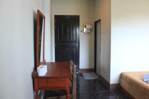Hostal Baan Talay Guesthouse