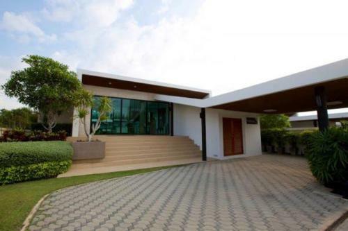 Luxury Villa Private Pool Beach In Movenpick Resort Pattaya