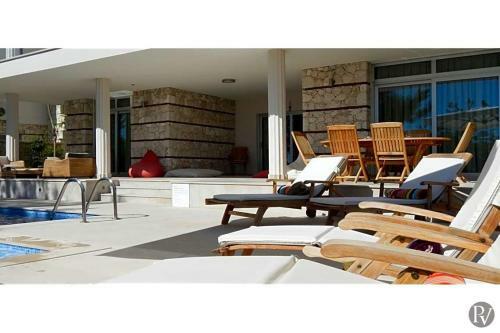 Islamlar Villa Sleeps 10 Pool Air Con Wifi