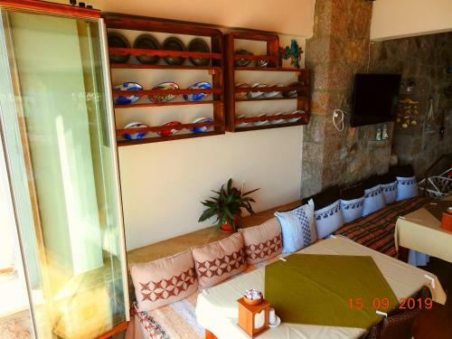 Assos Nazan Motel Restoran Beach