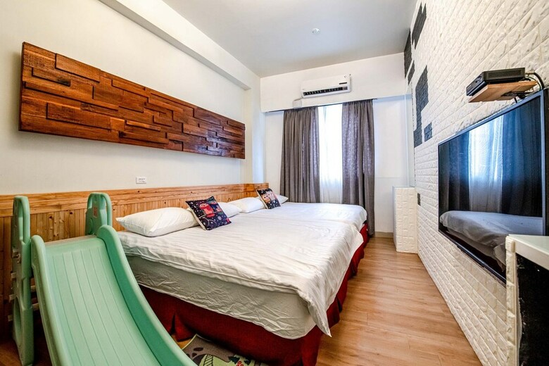 Hotel Treasure House