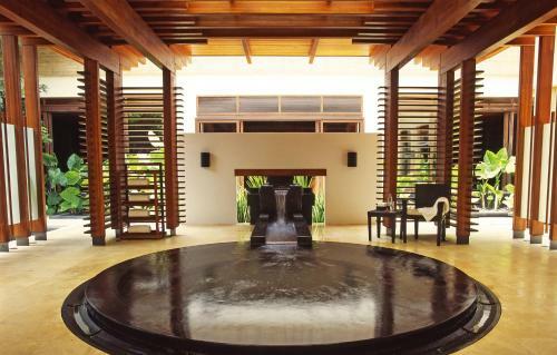 Hotel Villa 32 (guests Must Be 16+)
