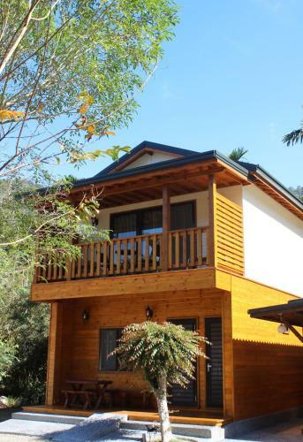 Cabin Of Sun Moon Lake