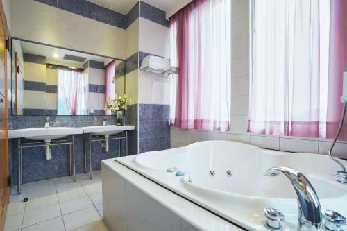 Taiwan Beauty Hotel - Sun Moon Lake