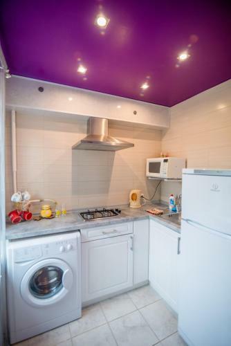 Apartment On Metalurhiv Ave 47