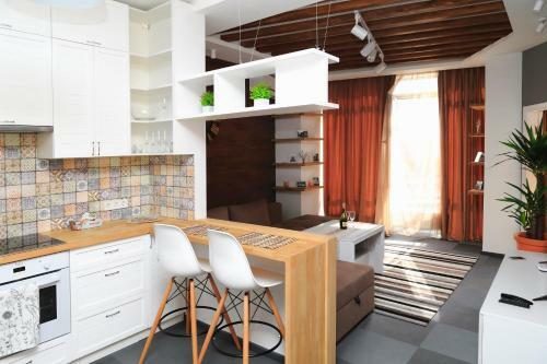 Apartment On Udilnyi Lane 6